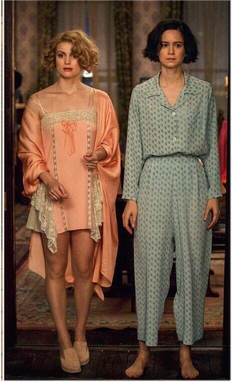 Tina ve Queenie, Birbirlerine Zıt İki Kardeş Tina ve Queenie, Birbirlerine Zıt İki Kardeş